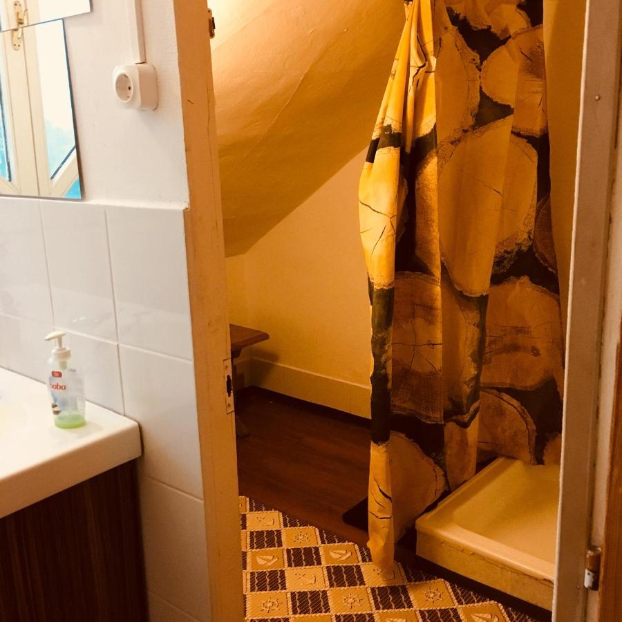 Y Hostel Балатонлелле Экстерьер фото