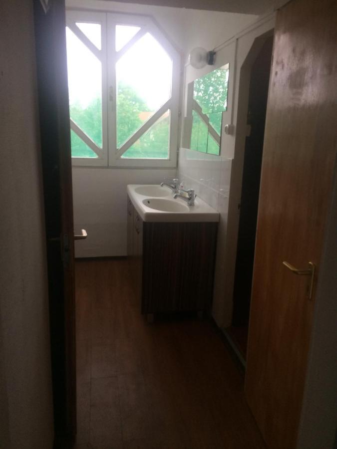 Y Hostel Балатонлелле Экстерьер фото