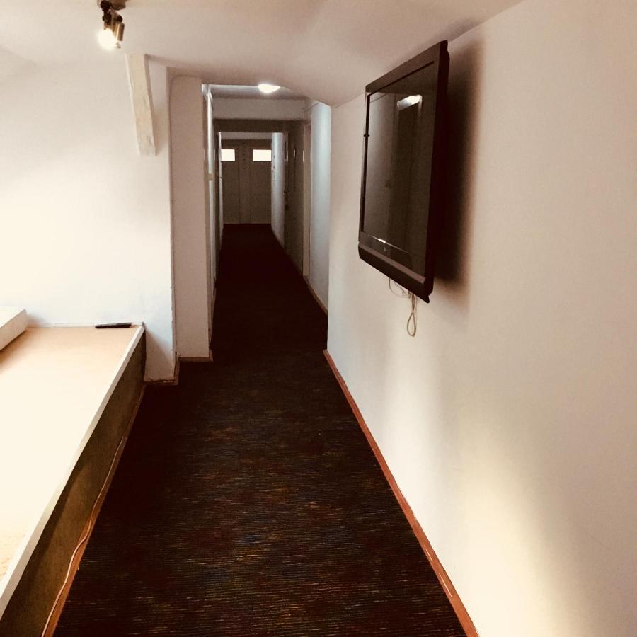 Y Hostel Балатонлелле Экстерьер фото